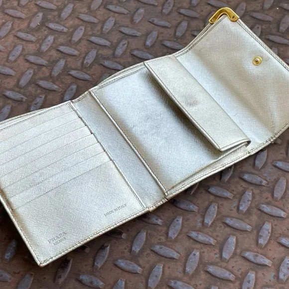 Prada Wallet Tri Fold Gold Tone Leather Card Holder Purse Made in Italy authenti - Picture 2 of 14